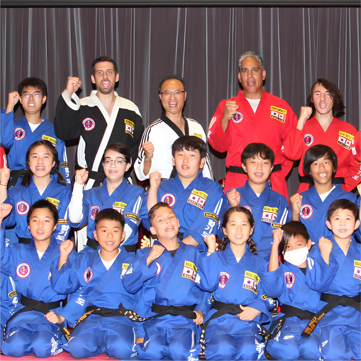 team graduation Hong's hapkido school class sample picture in well reviewed martial arts in Maple Ridge Coquitlam Vancouver Canada