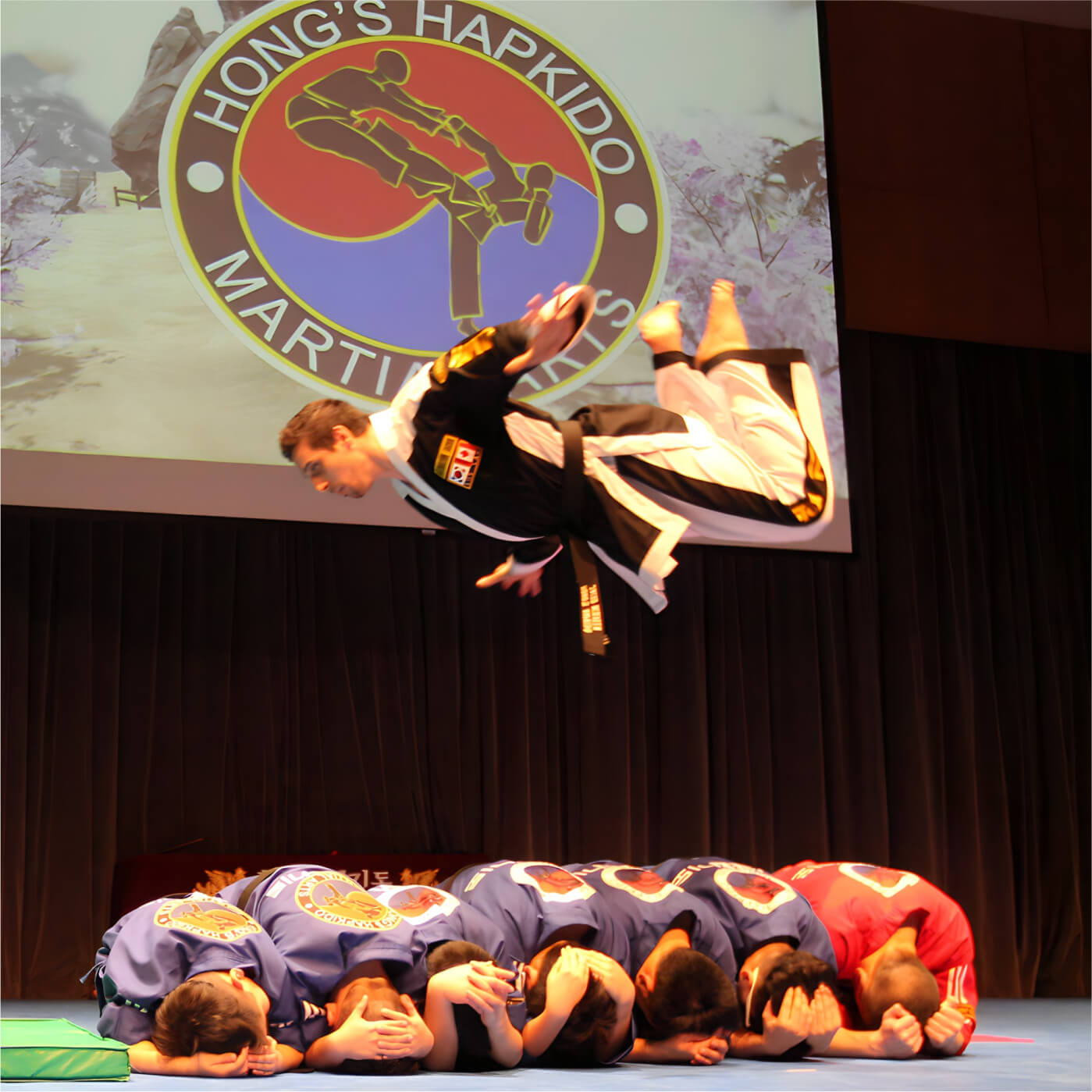 Hapkido performance presentation Hong's hapkido school class sample picture in well reviewed martial arts in Maple Ridge Coquitlam Vancouver Canada